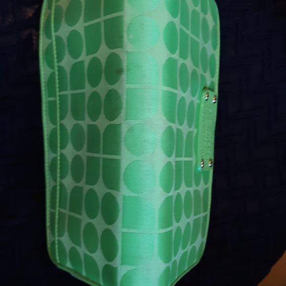 Large Kate Spade Green Zip Around Wallet. - Picture 5 of 8